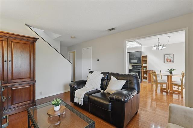 Building Photo - 2700 Stonehaven Ct