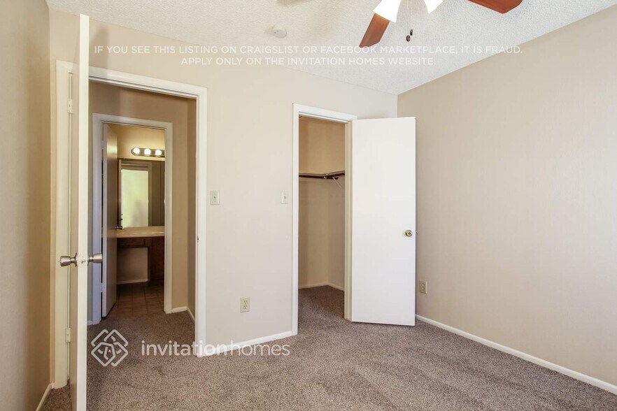 Building Photo - 3821 W Ivanhoe St