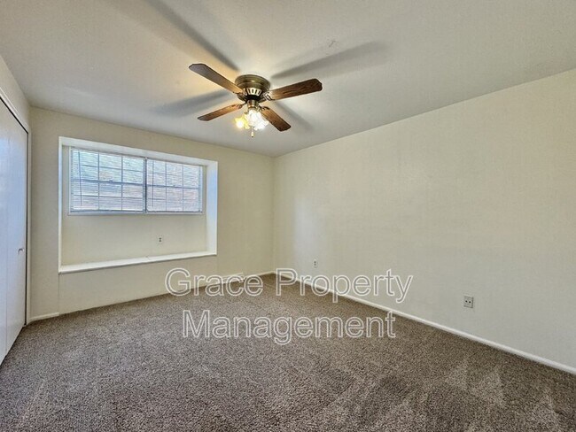 Building Photo - 5728 S Kenton St