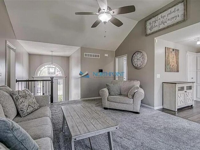 Building Photo - Gorgeous 4 bedroom, 3 bath home in Spring ...