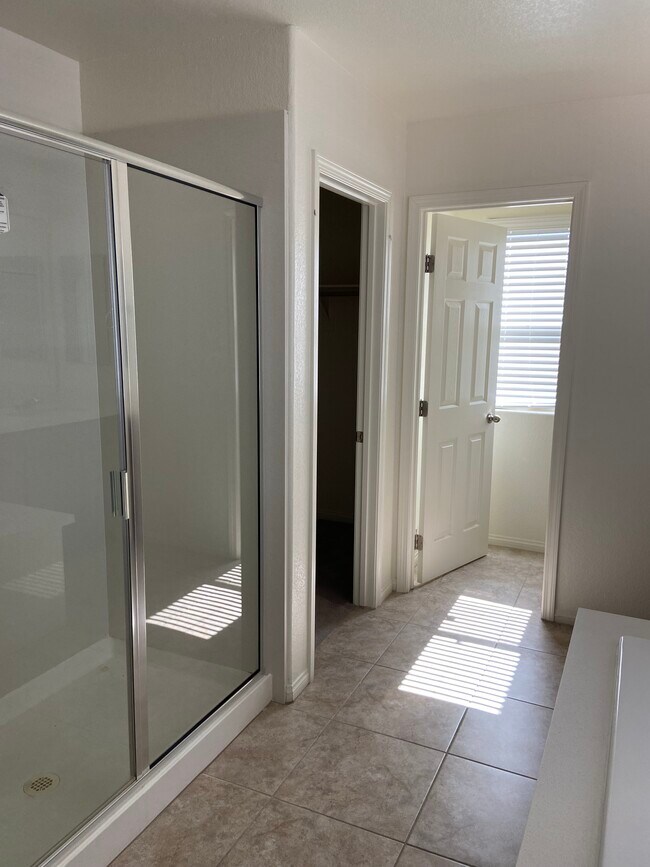 Master bathroom - 2416 Splendid Manor Ct