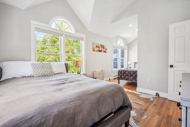 Building Photo - 550 Long John Rd