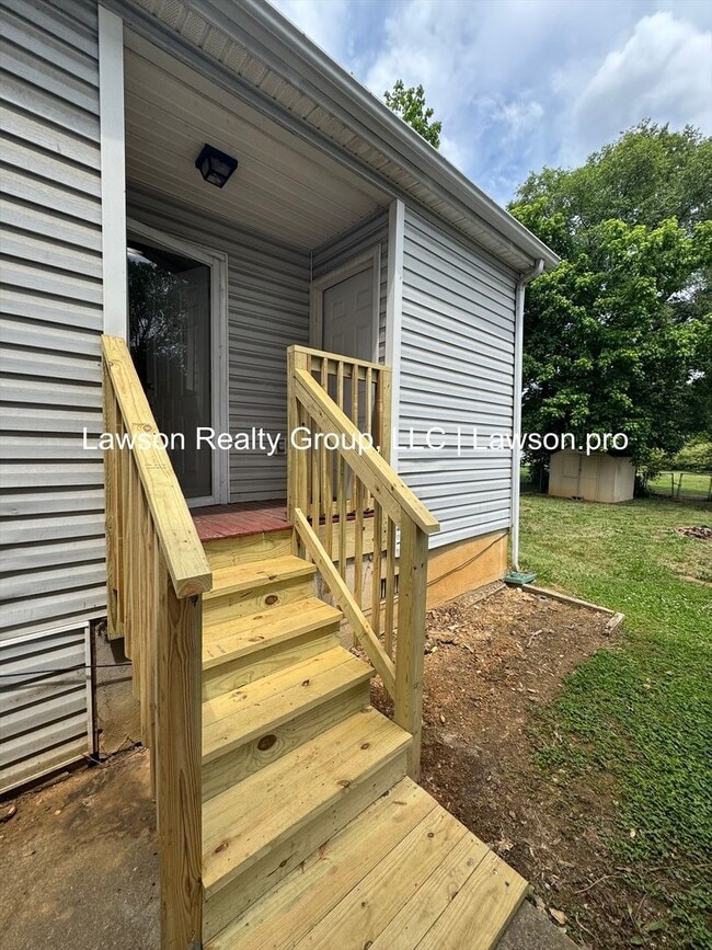 Building Photo - 813 Gilmer Ave NW