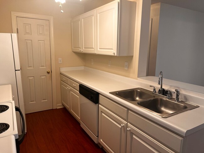 Building Photo - Beautiful, 1st Floor Unfurnished,  Bedroom Condo at Riverwoods in Murrells Inlet!