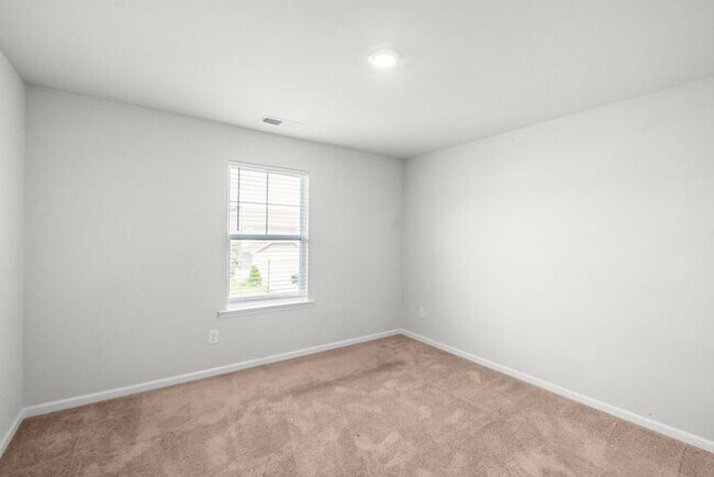 Building Photo - Luxury Living Begins at Home: Where Every Day Feels Like a Retreat; 5BR/3BA, Office
