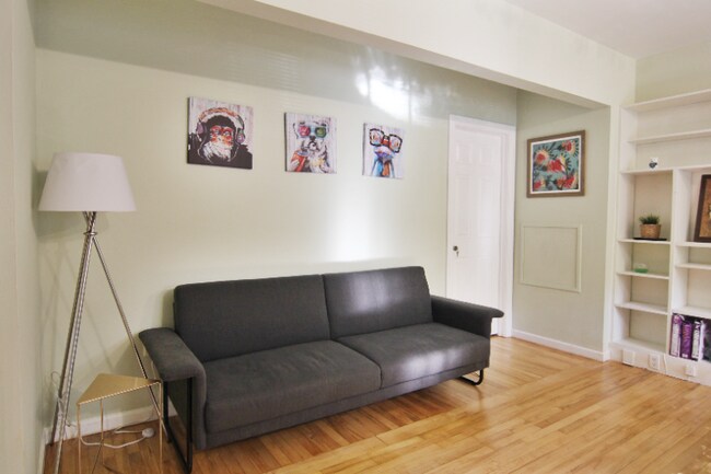 Building Photo - 522 Woodland Terrace