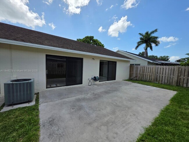 Building Photo - 13412 SW 116th Ct
