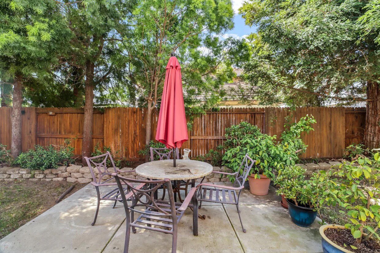 Building Photo - 4287 Windsong Dr