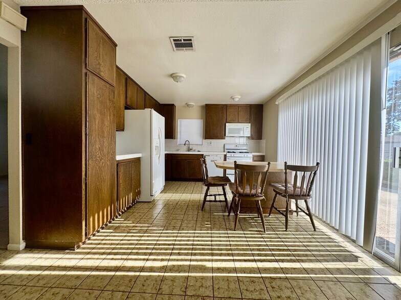 Building Photo - 793 Tioga Pl