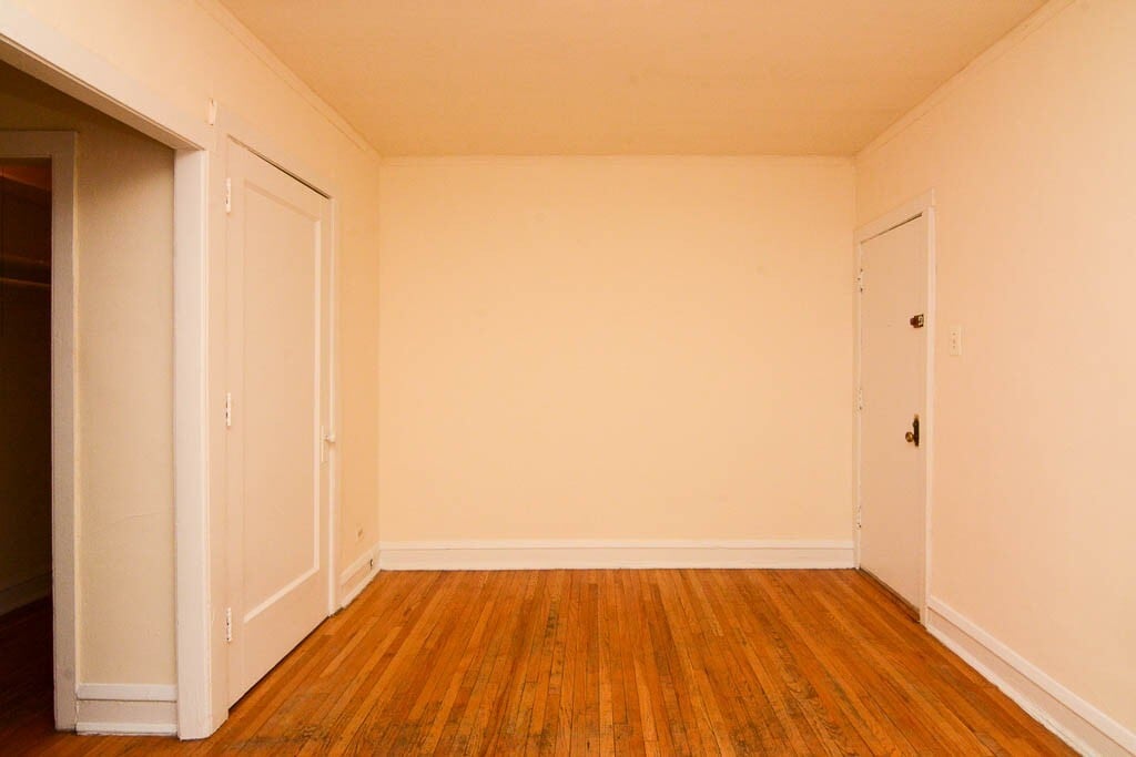 Building Photo - 3304 W Schubert Ave