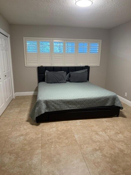 Building Photo - 3010 N Course Dr