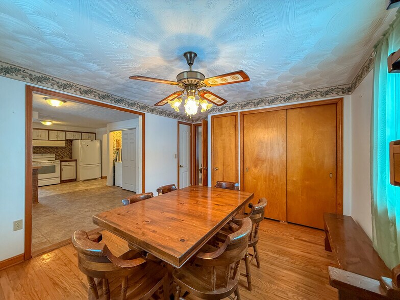 Building Photo - 7318 Friendsville Rd