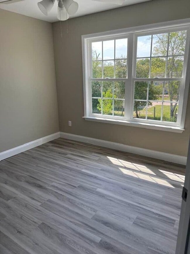 Building Photo - 313 Broad St