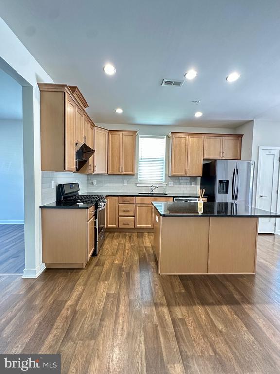 Building Photo - 313 Wynstone Ct