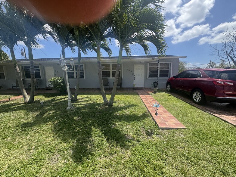 Building Photo - 401 SW 78th Pl