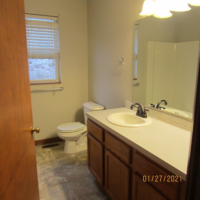 Building Photo - 3423 Clearview Pl