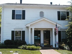 An end unit townhome where quiet and convenience abound. - 1205 Brentwood Pt