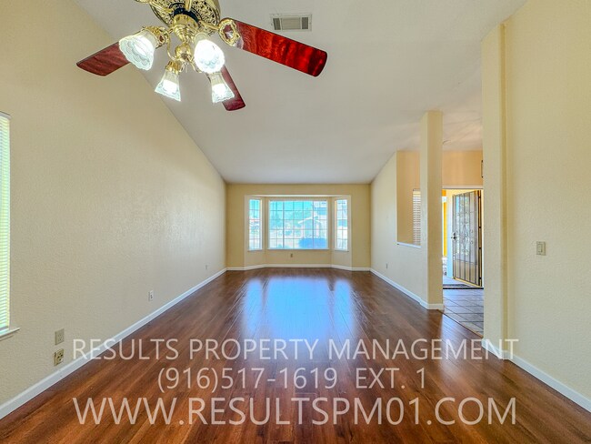 Building Photo - Spacious 4 Bedroom on corner lot