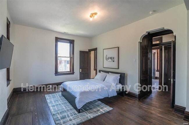 Building Photo - 3922 Castleman Ave