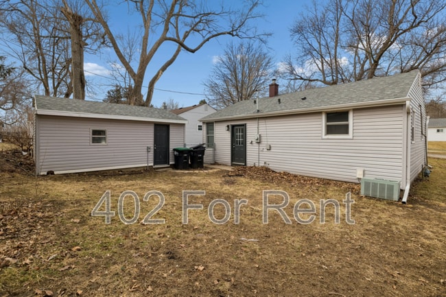 Building Photo - 3111 S 40th St