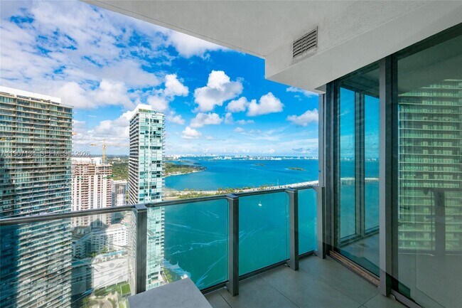 Building Photo - 2900 NE 7th Ave