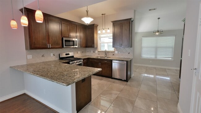 Building Photo - 4315 Field Meadow Dr