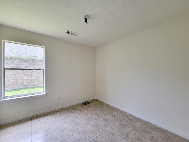 Building Photo - 3307 Pine Dust Ln