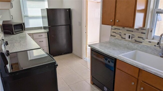 Building Photo - 11301 110th Terrace