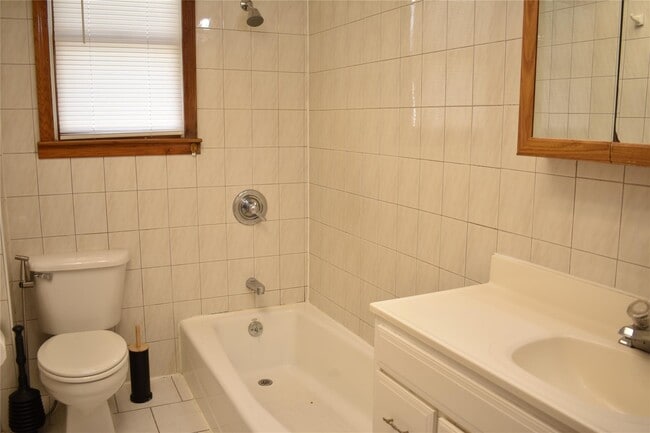 Building Photo - 51 Thorman Ave
