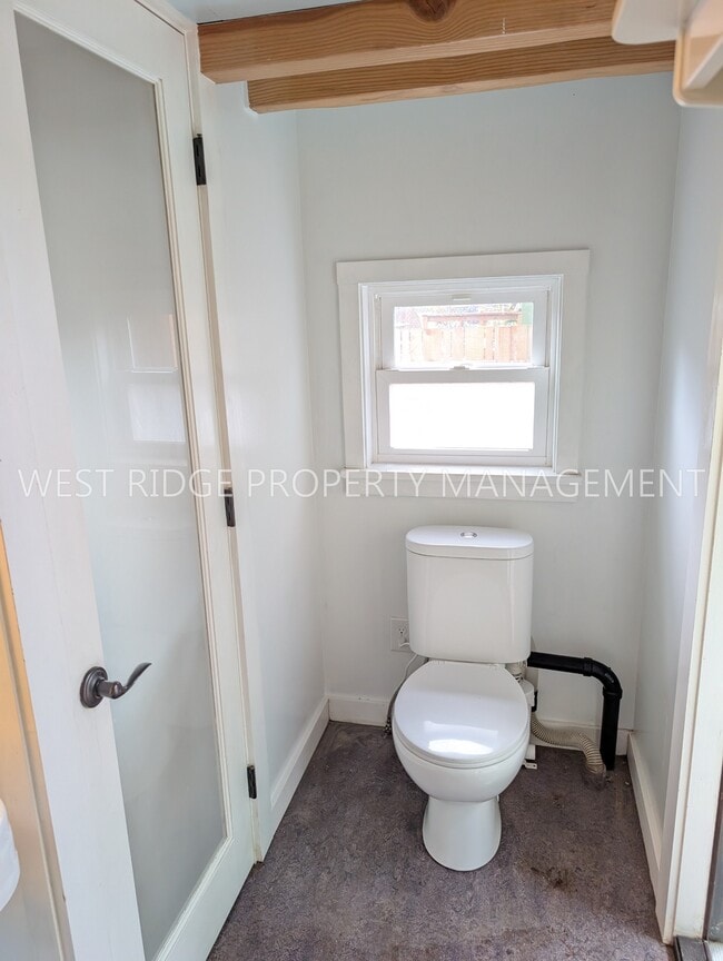 Building Photo - 5326 N Montana Ave