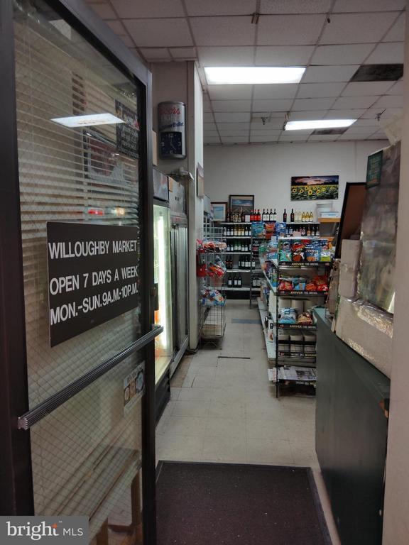 Building Photo - 4515 Willard Ave