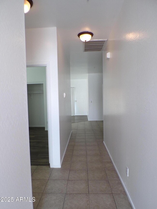 Building Photo - 1765 Manzanita Dr