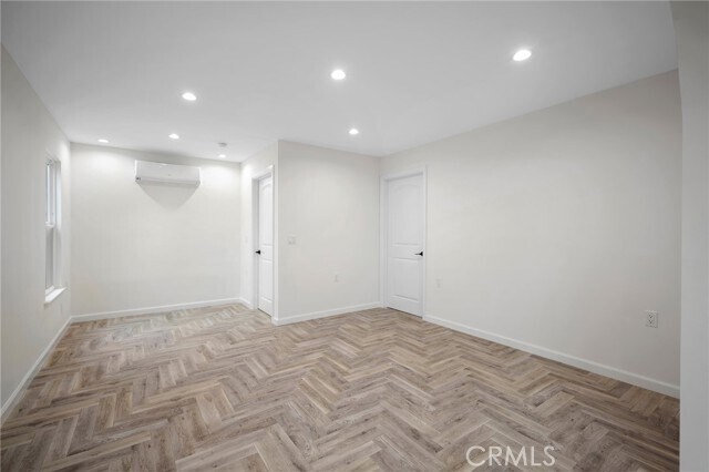 Building Photo - 1560 Ridgeway Dr