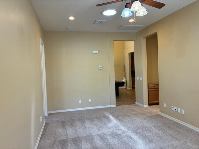 Building Photo - 20973 W Cora Vista