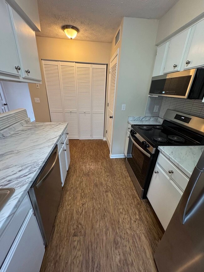 Building Photo - 109 Thistle Ln