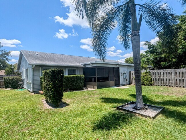 Building Photo - 1352 Riverside Cir