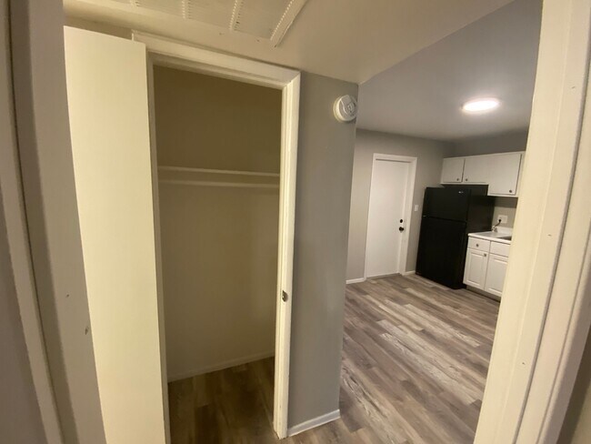 Floorplan - Devonshire Apartments