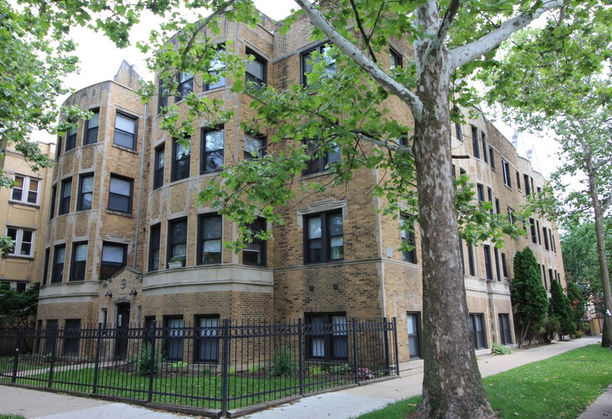Building Photo - 6447 N Claremont Ave