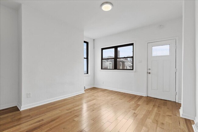 Building Photo - The B Street Flats – Modern Living in Pitt...