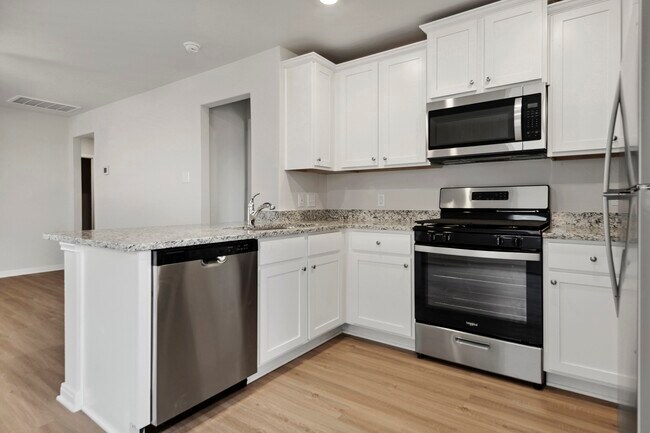 Building Photo - 16441 Blossom Grv Dr