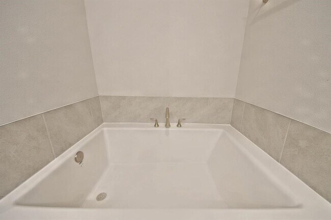 Building Photo - 400 Camino Bay Dr