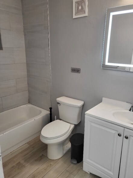 Building Photo - 4235 NW 168th Terrace