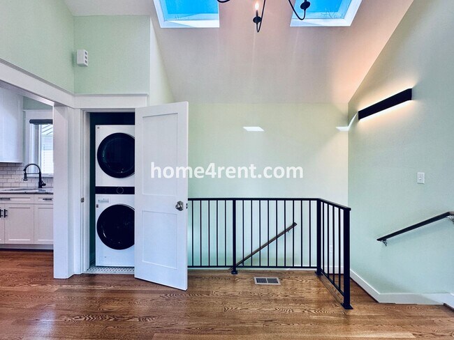 Building Photo - Charming Home Near Country Club Plaza w/ Gorgeous Updates, Wood Floors and a Two Car Garage!