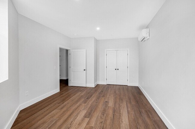 Building Photo - 241 W 6th St