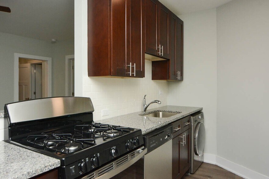 Building Photo - 730 Judson Ave