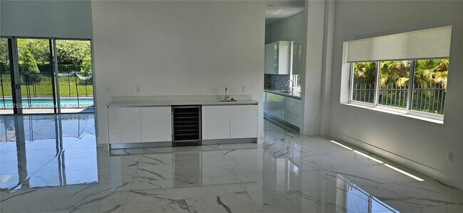 Building Photo - 16644 Botaniko Dr N
