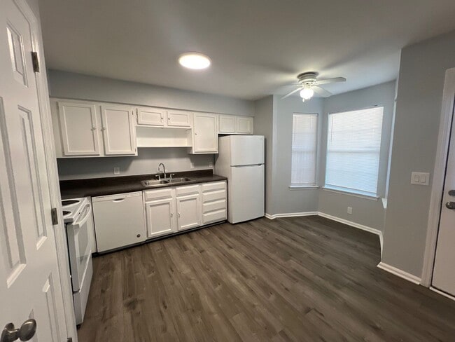 Building Photo - 219 Hickory Forge Dr