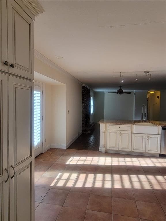 Building Photo - 3740 Clubland Dr