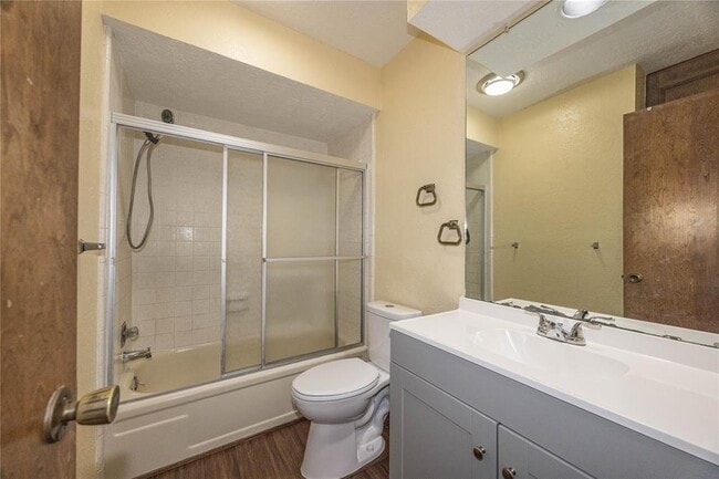 Building Photo - 15 Cypress Fairway Village