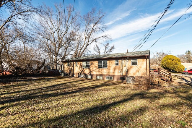 Building Photo - 8318-8320 Wabash Ave